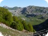 View towards Gropat e Shkembit, more than 100 Meter below the route. In the distance Mali i Gafferit.