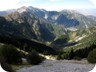 Descending the 700 Meter slope into the Sotire valley. The face is steep and has a lot of gravel, but there is a very good mule-trail with a pleasant gradient.